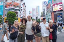 Tokyo: Private Walking Tour with a Local Gen Z Guide