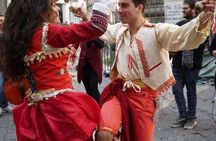 Sounds and Stories with Local Icons in Naples Music Tour