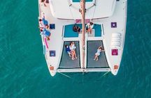 Luxury Catamaran: Open Bar & Snorkeling Adventure