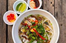 Phnom Penh Street Art and Noodle Lovers Tour by Tuk Tuk
