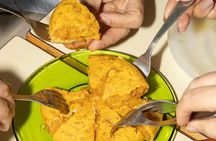 Barcelona: Gothic Quarter Tapas & Wine Small Group Tour