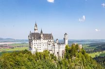 Premium Neuschwanstein Castle and Linderhof VIP Tour from Munich 
