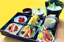 Sapporo Sumo Show Experience with Japanese Food and Photo