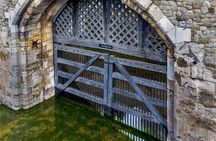 Tower of London and Crown Jewels private guided tour