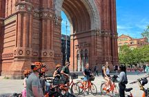 Barcelona Bike Tour with Local Guide through the Best Highlights 