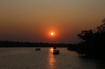 Zimbabwe and Zambia Falls Guided Tour with Sunset Cruise