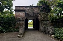 Fort Canning and Singapore River Join In Walking Tour
