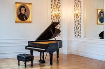 Warsaw Guided Walking Tour with a Private Chopin Concert