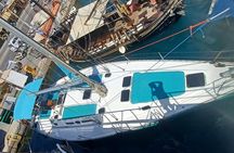 Private Full-Day Cruise in Greece with Lunch and Drinks