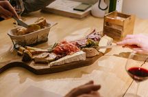 Food Tour in Bordeaux : Sweets, Cheese & Wine 