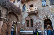 Verona Small Group Walking Tour with Cable Car and Arena Tickets 
