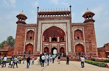 Private Taj Mahal and Fatehpur Sikri Day Trip from Jaipur