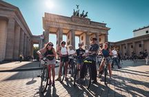 Berlin: Guided Private Bike Tour to Explore the Highlights