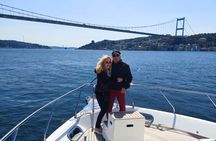 5-Hours Private Luxury Yacht for Bosphorus Cruise in Istanbul