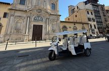 Private Tour with Golf Car and Tuk Tuk in Florence
