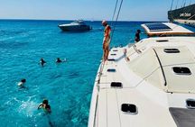 Mykonos Catamaran Cruise Private Tour with Meals and Drinks