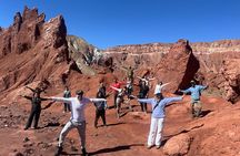 Tour of the Rainbow Valley and Petroglyphs of Yerbas Buenas