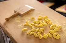 Authentic Italian Pasta Making Class in Rome