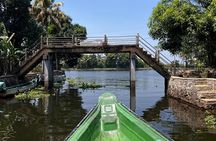 6hrs Alleppey Houseboat Tour-Serene Canals, Local Life & Food.