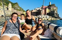 Day/Sunset tour in Cinque Terre on board a typical Ligurian gozzo boat