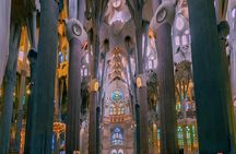 Barcelona: Sagrada Familia Skip-the-Line Guided Tour & Tickets