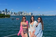 Miami Private Yacht charter, Luxury boat