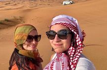 Private Dubai Desert Safari With BBQ & Live Shows 