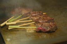 Tokyo Tsukiji Fish Market Food Walking Tour with 5 Tastings