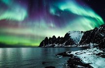 Hunting Aurora Boreales Small Group, with costumes, snacks and photo