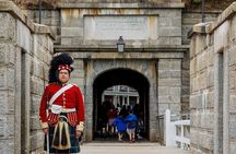 Halifax Premium Tour: Peggy's Cove, Citadel & Titanic Cemetery