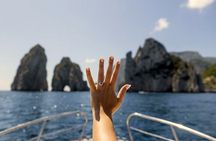 Private Island of Capri Boat Tour for Couples