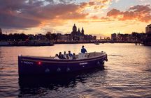 Amsterdam: Evening City Centre Canal Cruise with Unlimited Drinks