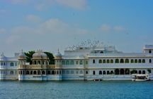 Private Udaipur to Jaipur One-Way Transfer with Pushkar Visit