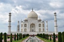 2-Day Tour to Taj Mahal, Agra from Hyderabad with Both Side Commercial Flights