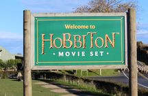 3 Day Hobbiton Rotorua Waiotapu Taupo and Waitomo Caves Tour