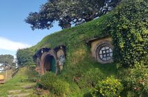3 Day Hobbiton Rotorua Waiotapu Taupo and Waitomo Caves Tour