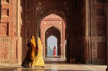 Day Trip to Taj Mahal and Agra from Chennai with Both Side Commercial Flights