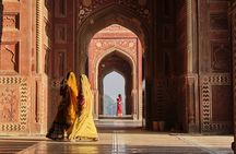 Day Trip to The Taj Mahal and Agra from Delhi by Super-fast Train
