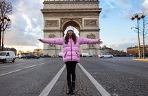 Paris Christmas Lights & Stories with Tastings on Champs-Élysées