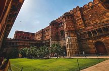1-Day Trip to Taj Mahal and Agra from Mumbai with Both side Commercial Flights