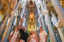 Fast Track: Sagrada Familia Guided Tour 