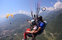Tandem Paragliding Flight in Dorf Tirol, Merano