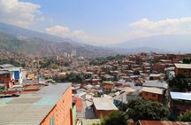 Grafiti tour Commune 13 in Medellin with other travellers