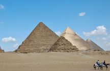 Explore Pyramids, Camels and Authentic Egyptian Food in Giza