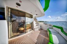 70ft 1 Hour FREE | Miami Yacht Rental | 3 to 6 Hours | 13 People