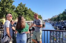 Small group walking tour with coffee, cake & culture