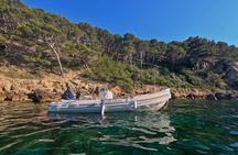 A privatized boat, in the Calanques of Port d'Alon!