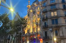 Barcelona: Guided City Tour by Local Transport