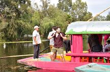 Xochimilco: Drinks, music, and snacks (option with transport)