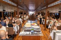Dubai Marina: Sunset or Dinner Cruise with Live Shows & Open Bar